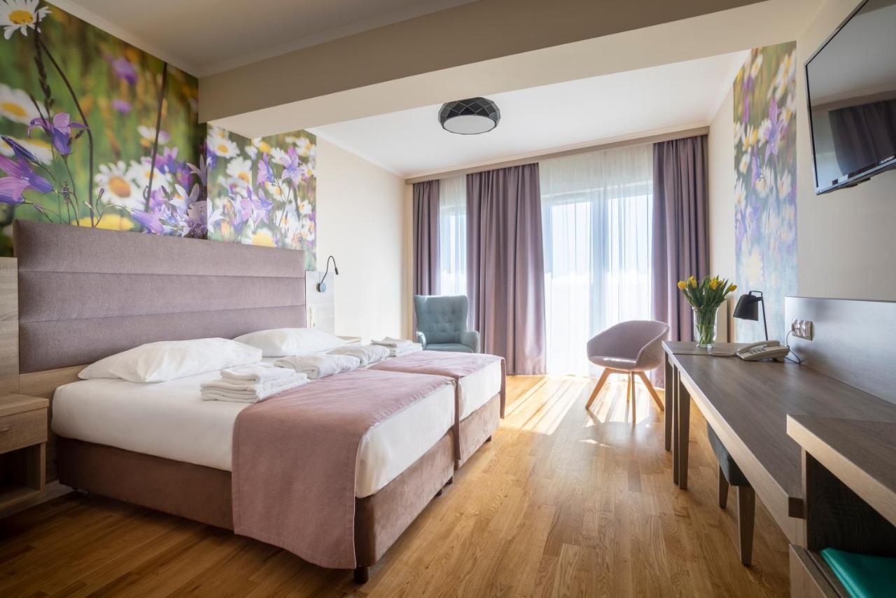 Terma Słowacki Resort Medical Spa Busko-Zdrój Exterior foto
