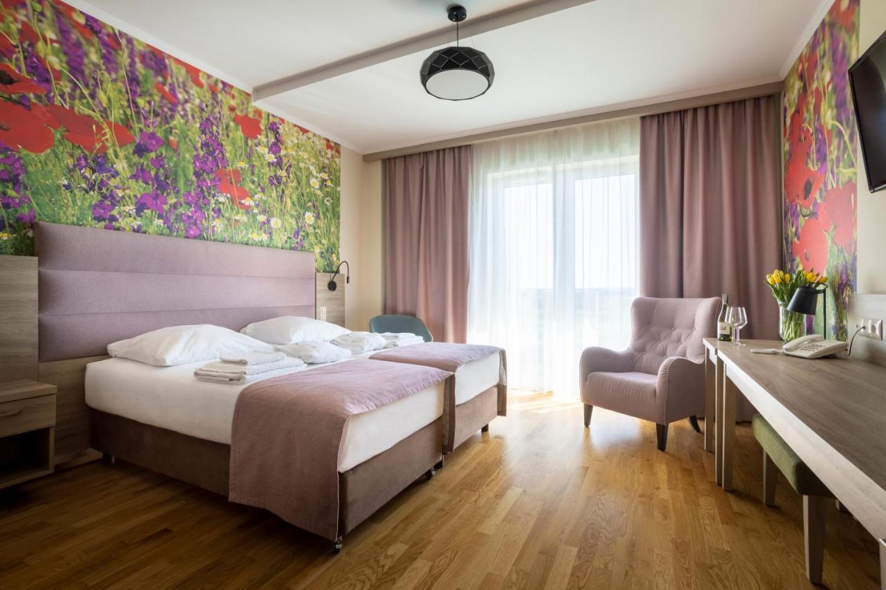 Terma Słowacki Resort Medical Spa Busko-Zdrój Exterior foto